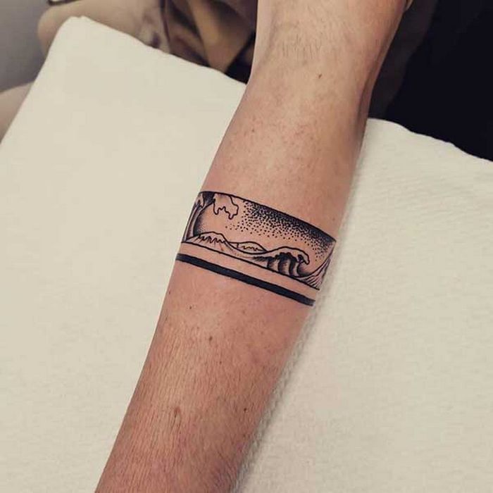 32 ideias de tatuagens de braceletes 6
