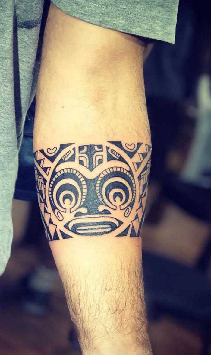 32 ideias de tatuagens de braceletes 11