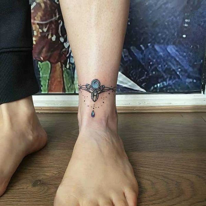 32 ideias de tatuagens de braceletes 20