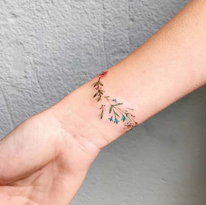 32 ideias de tatuagens de braceletes 24