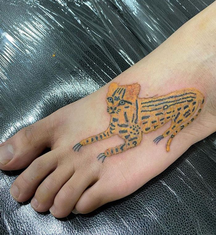 Esta tatuadora não consegue desenhar e é precisamente por isso que seus clientes a escolheram (32 fotos) 23