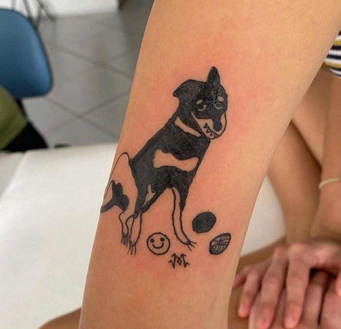Esta tatuadora não consegue desenhar e é precisamente por isso que seus clientes a escolheram (32 fotos) 32