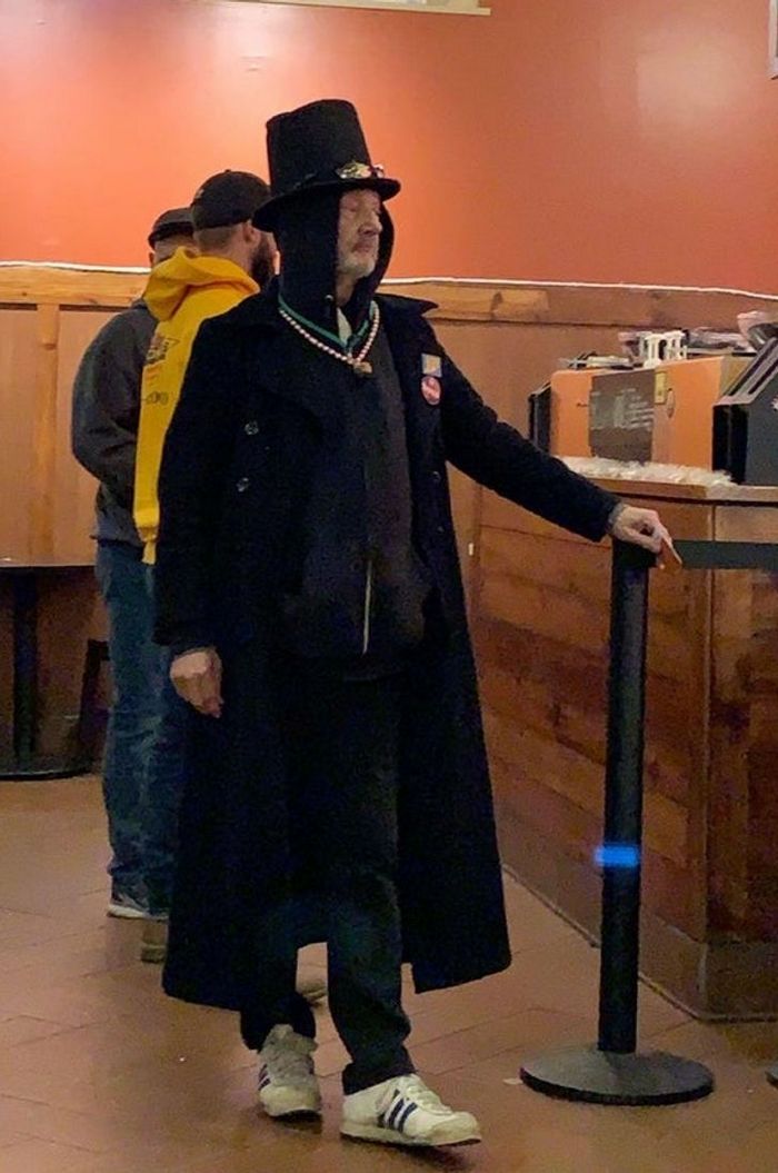 15 pessoas que podem ser facilmente identificadas na multidão 8