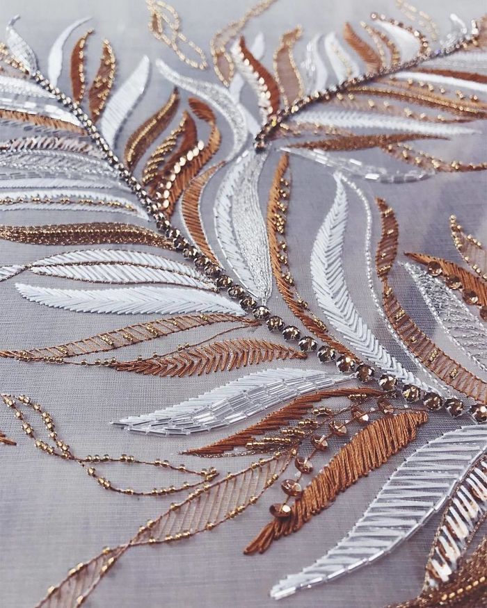 Costuro fios coloridos em tule para criar um efeito 3D na minha arte (38 fotos) 22