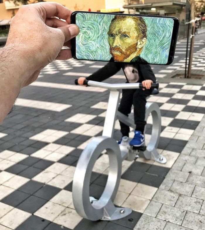 Este artista usa seu celular e sua imaginação para deixar a sua realidade mais divertida (29 fotos) 13