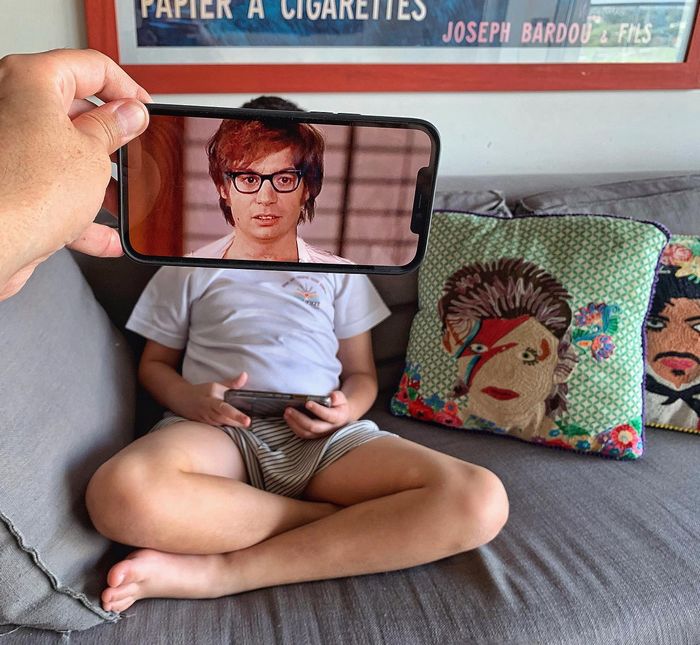 Este artista usa seu celular e sua imaginação para deixar a sua realidade mais divertida (29 fotos) 19