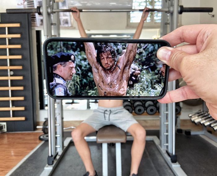 Este artista usa seu celular e sua imaginação para deixar a sua realidade mais divertida (29 fotos) 22