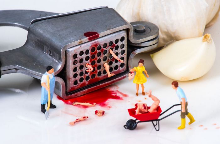 Eu uso objetos cotidianos para criar mini mundos peculiares (30 fotos) 18