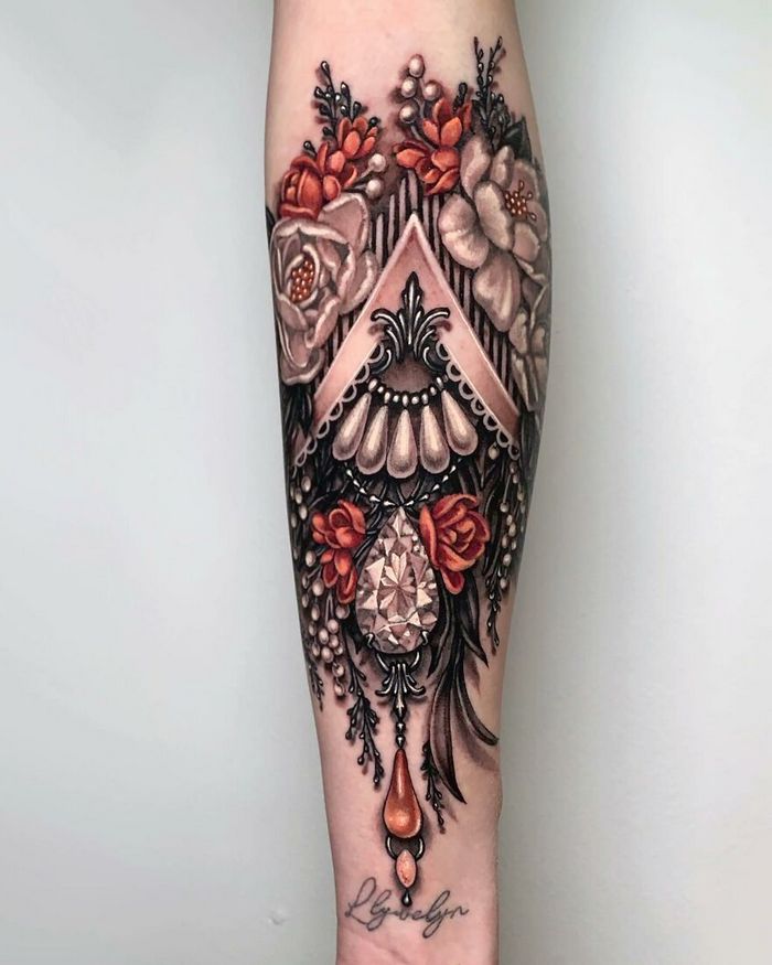 42 tatuagens de joias incrivelmente detalhadas feitas pelo mestra da tinta das celebridades 11