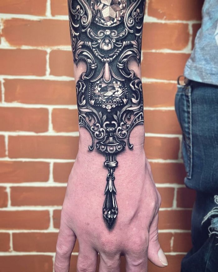 42 tatuagens de joias incrivelmente detalhadas feitas pelo mestra da tinta das celebridades 18