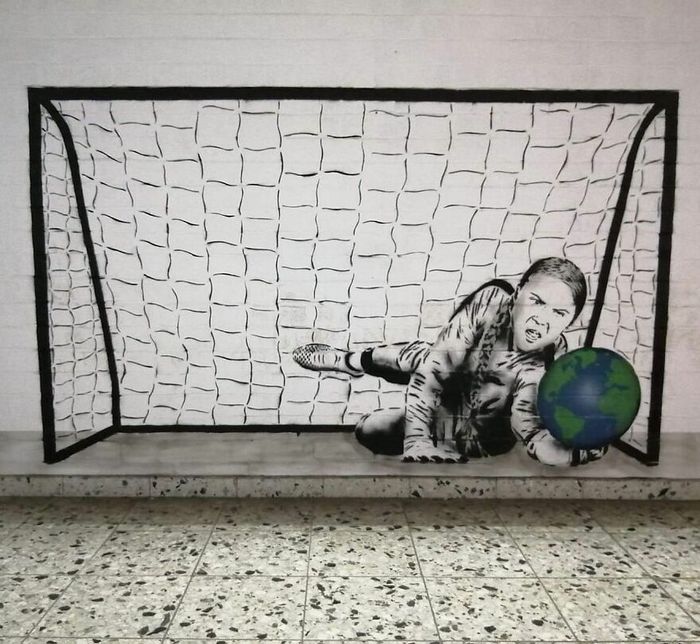 Artista torna as ruas divertidas ao criar grafites que interagem com o ambiente (46 fotos) 12