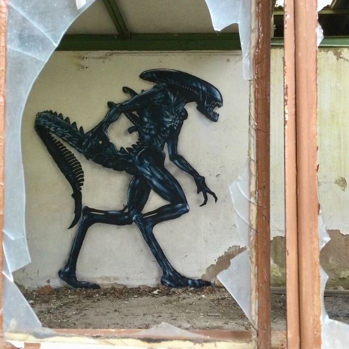 Artista torna as ruas divertidas ao criar grafites que interagem com o ambiente (46 fotos) 37