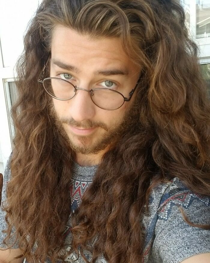 35 homens que deixaram o cabelo crescer e ficaram incríveis 19