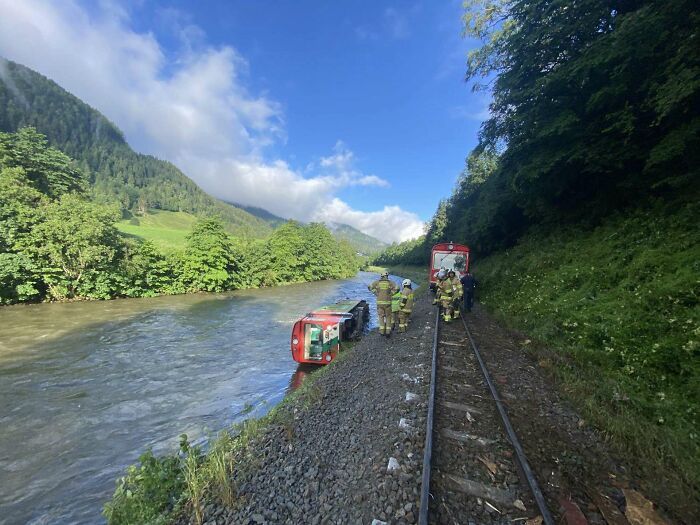 27 pessoas que estão tendo um dia ruim no trabalho 26