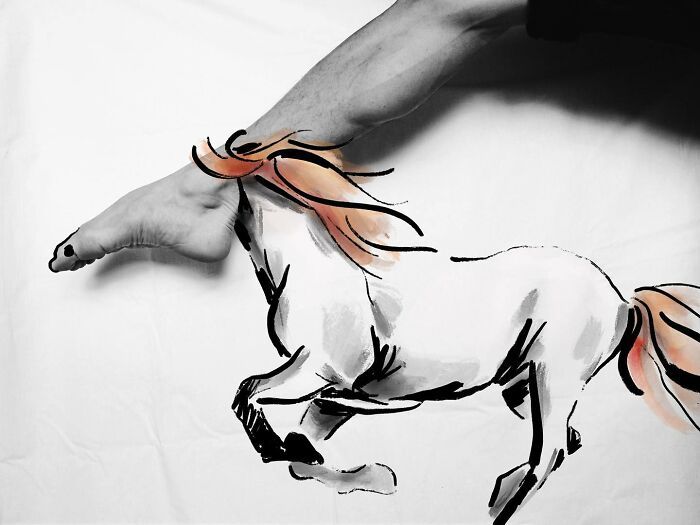 Artista de Praga desenha ilustrações interativas usando objetos do dia a dia (42 fotos) 15