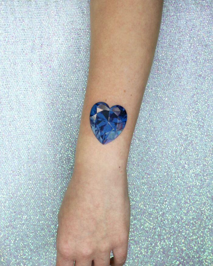 As pessoas vão a esta artista para fazer tatuagens de joias permanentes (40 fotos) 26