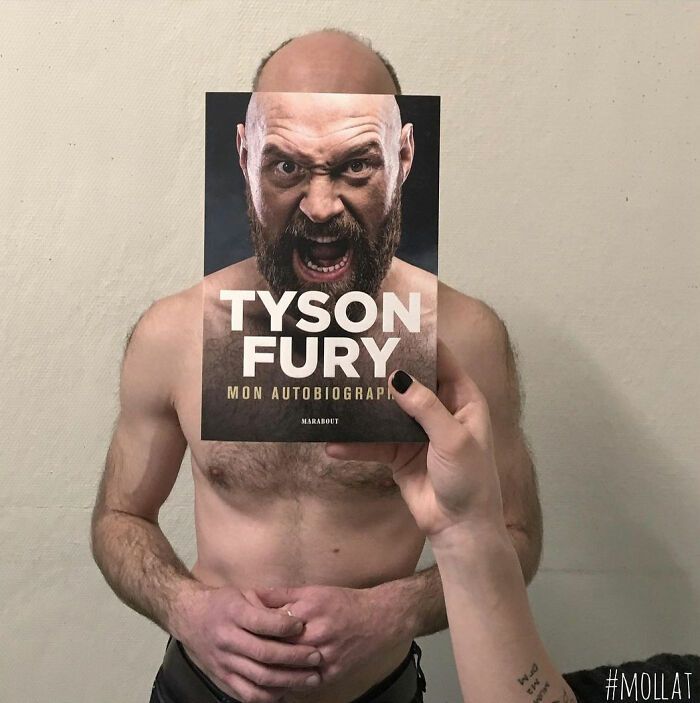 46 pessoas misturam vida com arte usando capas de livros 33