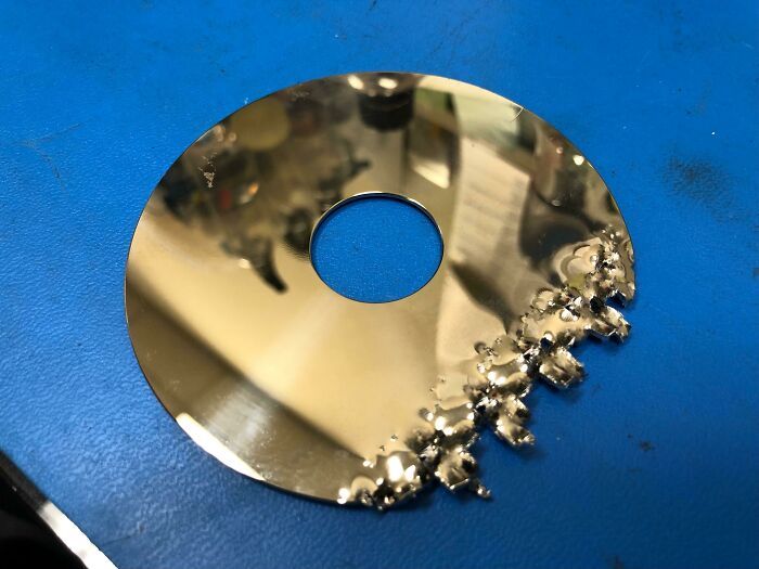 As pessoas do suporte técnico estão compartilhando os piores casos que viram durante o trabalho (25 fotos) 3