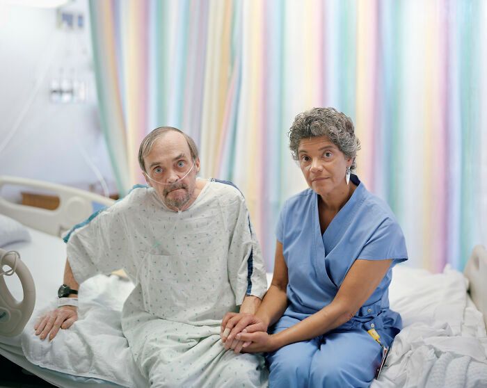 Este fotógrafo pediu a estranhos para posarem juntos enquanto se tocavam (30 fotos) 10