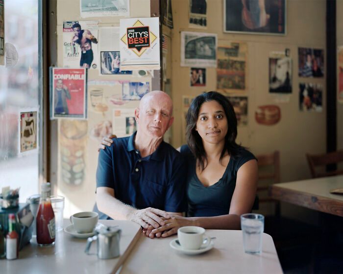 Este fotógrafo pediu a estranhos para posarem juntos enquanto se tocavam (30 fotos) 22