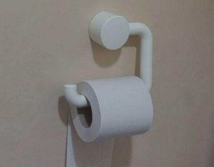 Colocar o papel higiênico