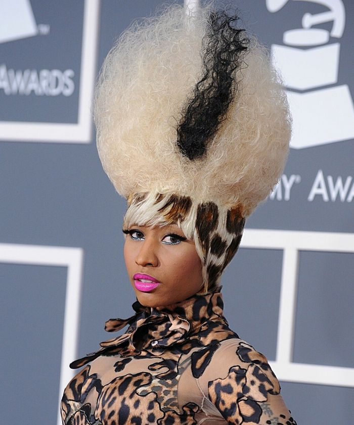 21 penteados bizarros de celebridades que nos fizeram querer esfregar os olhos 10