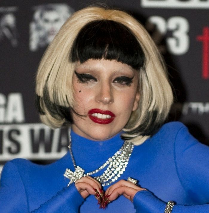 21 penteados bizarros de celebridades que nos fizeram querer esfregar os olhos 16