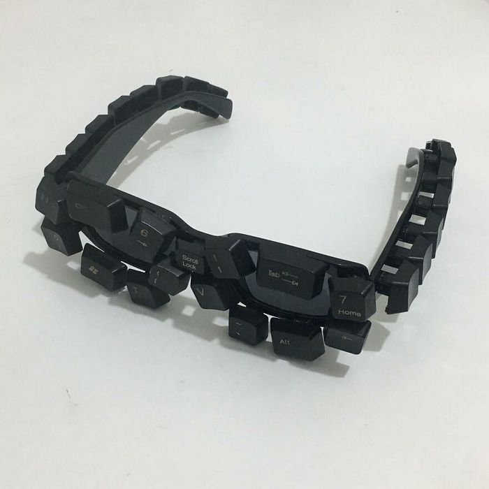 Artista cria objetos incríveis com teclas do teclados de computador (16 fotos) 2