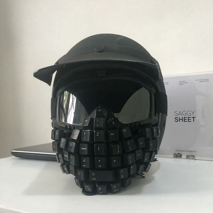 Artista cria objetos incríveis com teclas do teclados de computador (16 fotos) 5