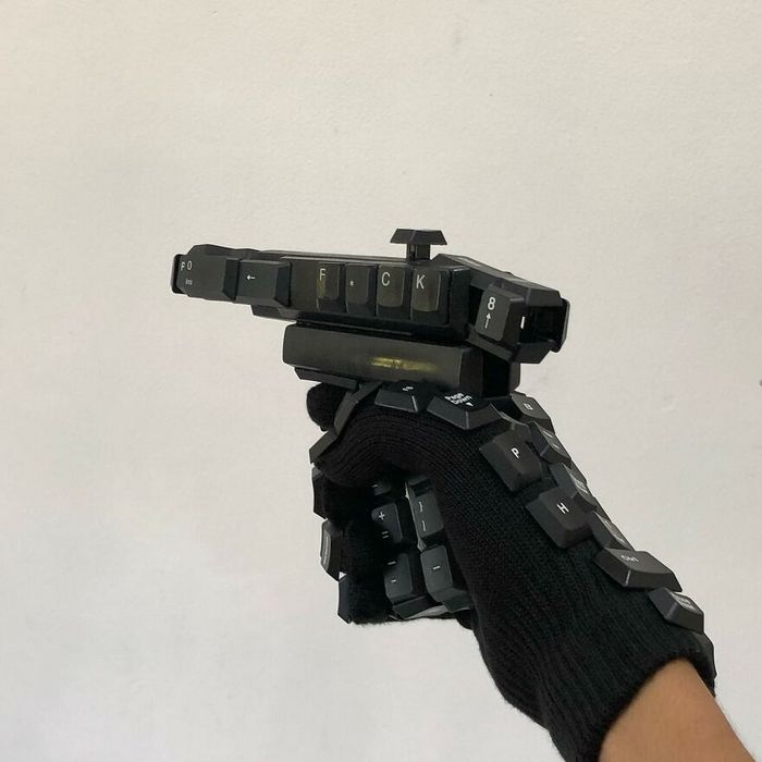 Artista cria objetos incríveis com teclas do teclados de computador (16 fotos) 12
