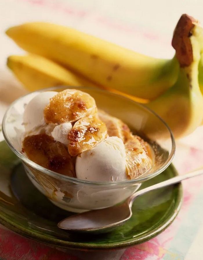 Você comeria Banana flambada com sorvete vegano