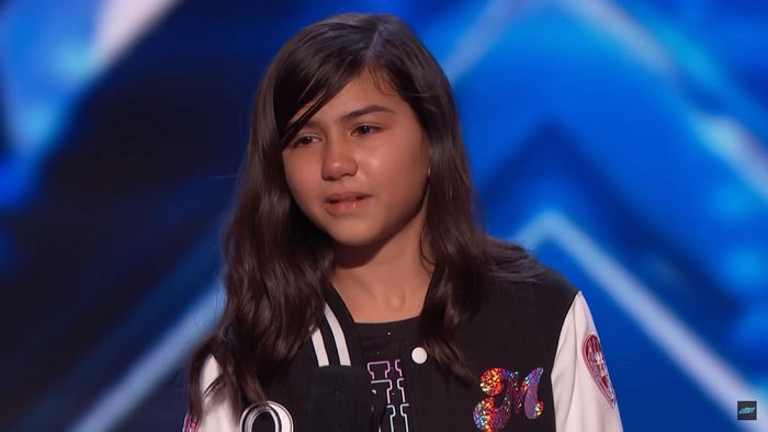 Menina de 11 anos surpreendem os jurados do America's Got Talent 3