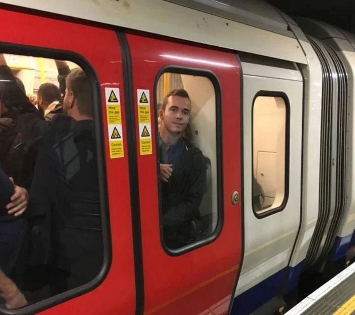 16 pessoas alheias que perceberam seu erro um pouco tarde demais 14