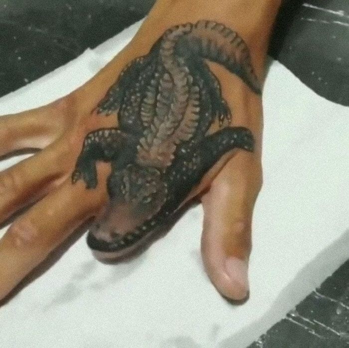 38 pessoas que decidiram se pintar com tatuagens malucas 35
