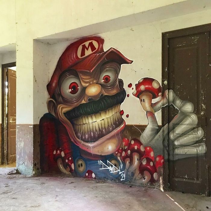 Artista de rua faz caricaturas assustadoras de personagens populares em lugares abandonados (42 fotos) 30