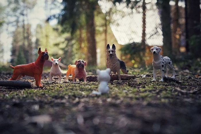 Fotógrafo recriar como crianças veem seus brinquedos (25 fotos) 1