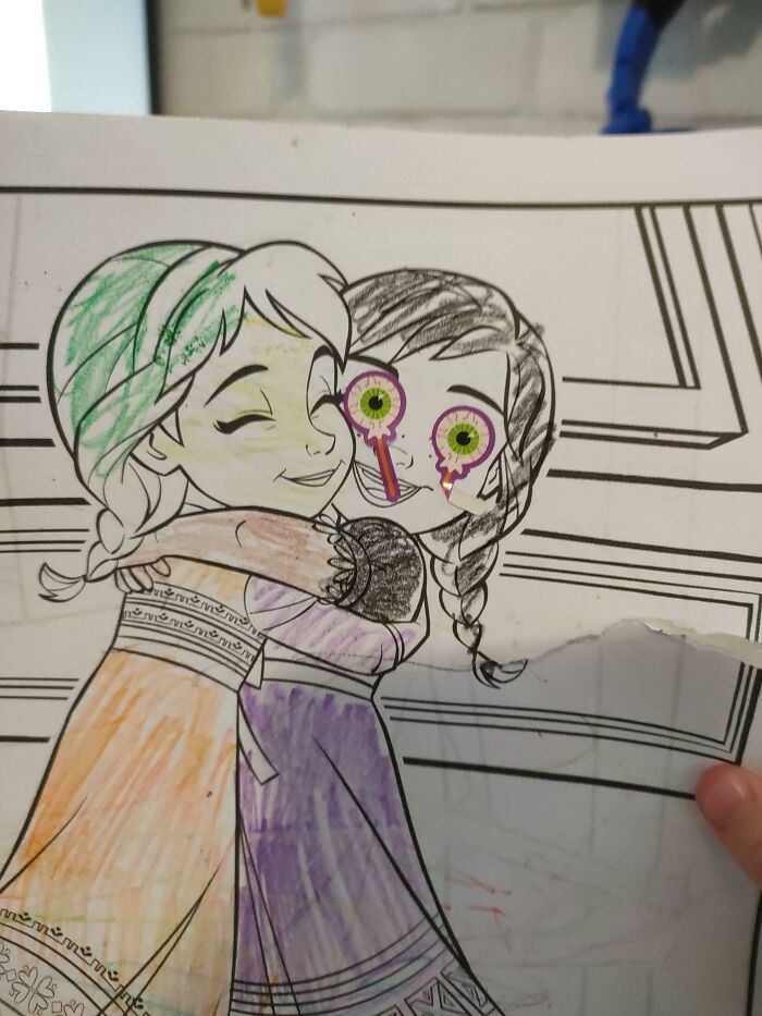 47 vezes em que adultos improvisaram e arruinaram livros de colorir para crianças 8