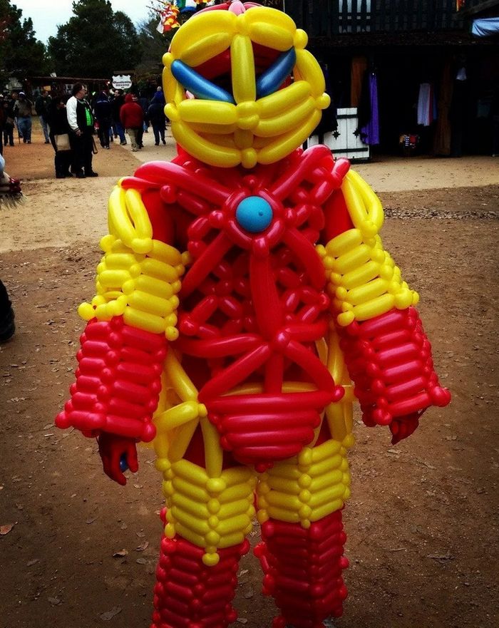 20 pessoas que usaram sua imaginação e mãos habilidosas para criar fantasias de Halloween memoráveis 15