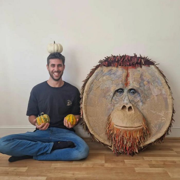 Artista transforma papelão e outros materiais descartados em impressionantes esculturas realistas de animais (22 fotos) 5