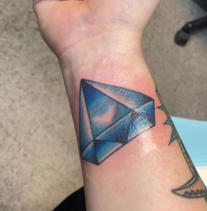 16 pessoas que usaram a arte das tatuagens para cobrir suas cicatrizes 8 16 pessoas que usaram a arte das tatuagens para cobrir suas cicatrizes 8