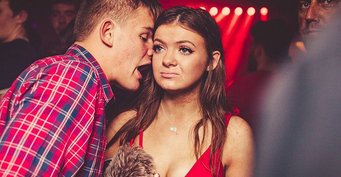 26 vezes em que as pessoas abraçaram o caos da boate e acabaram nessas fotos 23