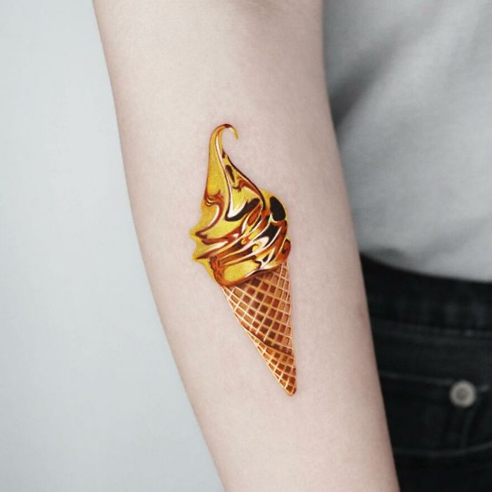 Artista de Manhattan tem uma habilidade incrível de criar tatuagens douradas hiper-realistas (38 fotos) 5