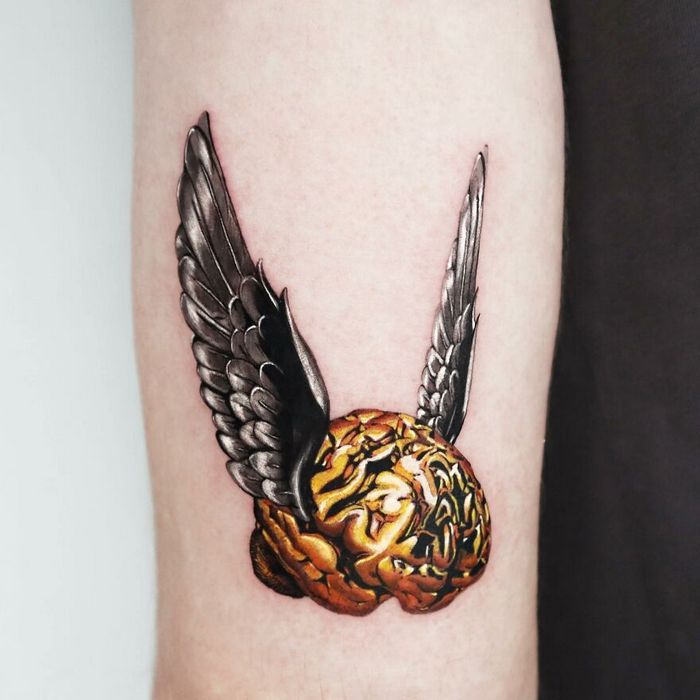 Artista de Manhattan tem uma habilidade incrível de criar tatuagens douradas hiper-realistas (38 fotos) 36