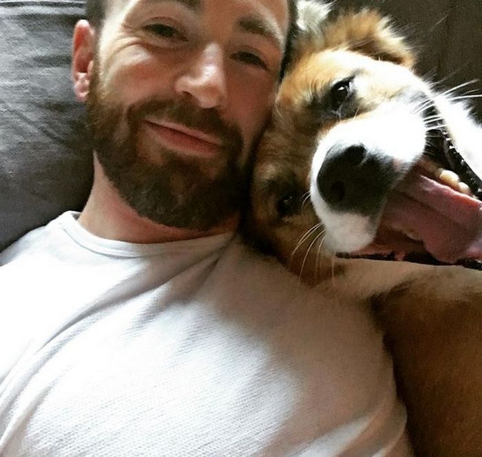 25 celebridades que trouxeram alegria para suas vida com um animal de estimação 2