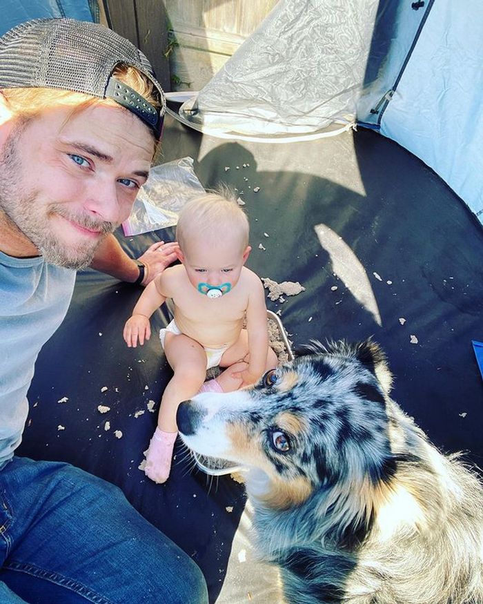 25 celebridades que trouxeram alegria para suas vida com um animal de estimação 23