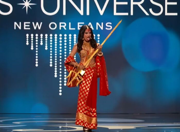 32 concorrentes do Miss Universo vestindo “trajes nacionais” 19