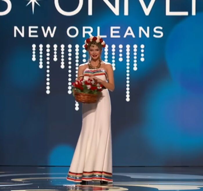 32 concorrentes do Miss Universo vestindo “trajes nacionais” 25