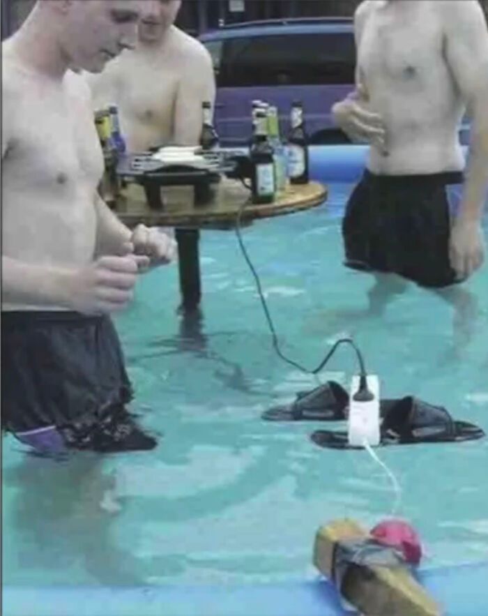 32 pessoas viram essas imagens amaldiçoadas e tiveram que compartilhá-las neste grupo online 18