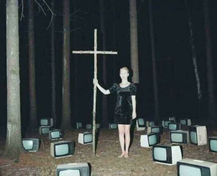 32 pessoas viram essas imagens amaldiçoadas e tiveram que compartilhá-las neste grupo online 28