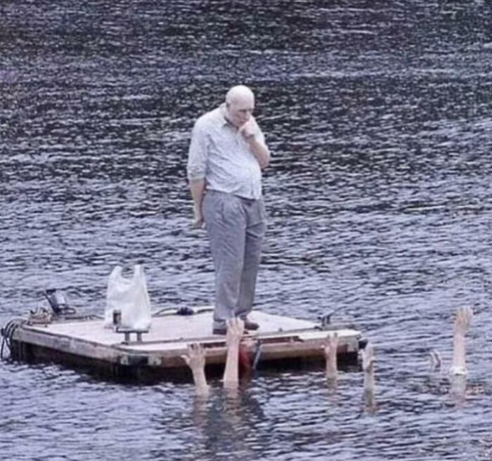 32 pessoas viram essas imagens amaldiçoadas e tiveram que compartilhá-las neste grupo online 32